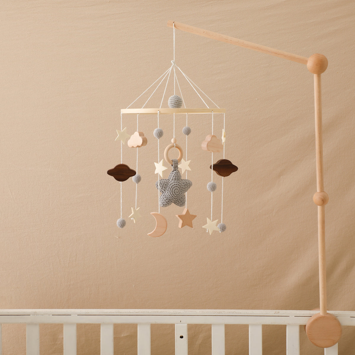 Mobile Halterung aus Holz am Babybett, mit separat erhältlichem Mobile